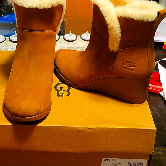 Ugg wedge heeled boots - Picture 1 of 7
